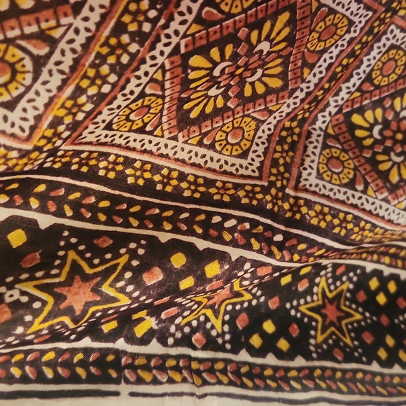 Ladies Multi Colored Scarf, Stars & Squares 33" square - Picture 2 of 2